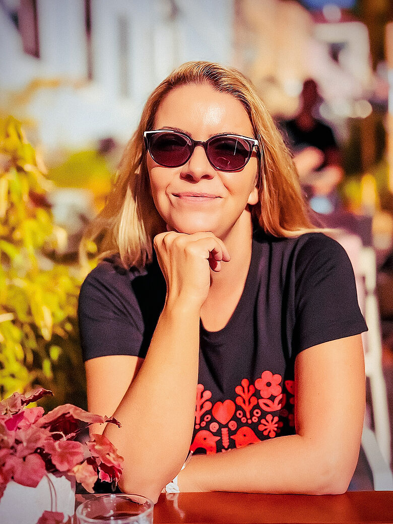 ART EVA RAZDIK
